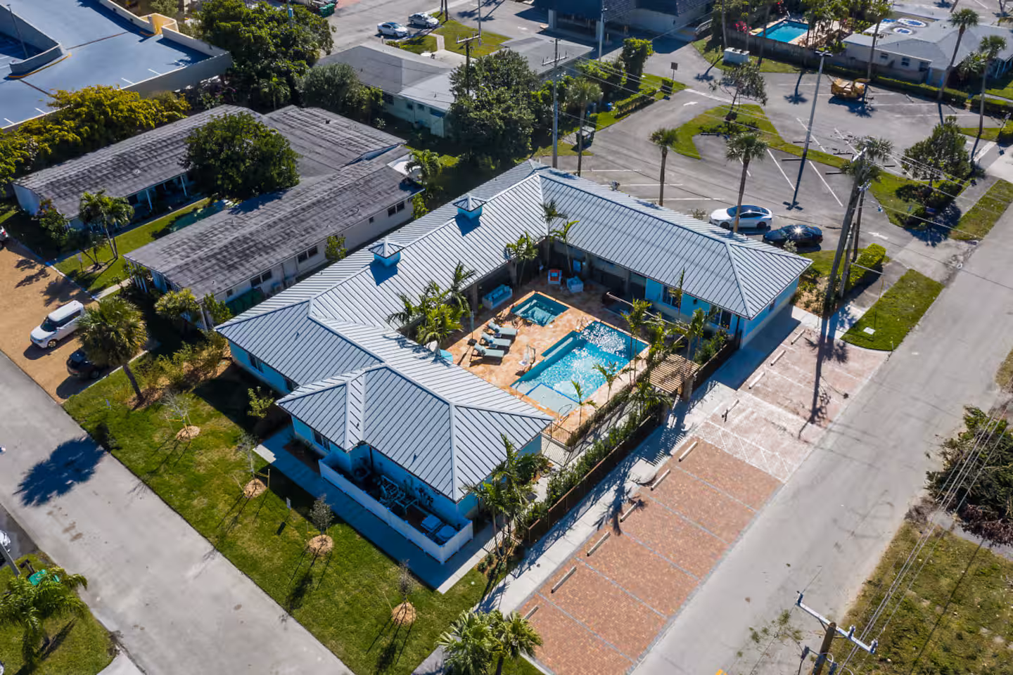ee6e7b47 f002 494d 86a6 4553ab9e5aa4